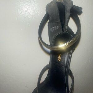 bebe black and gold heels